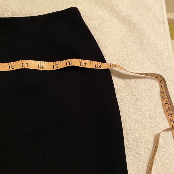 Knee-length straight skirt - Picture 2 of 5